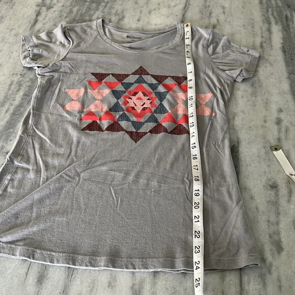 Columbia Geometric Quilt Pattern Gray T-Shirt Woman Size Small - Picture 8 of 8